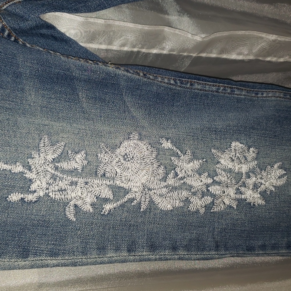 WHO WHAT WEAR FOR TARGET EMBROIDERED JEANS - Picture 3 of 8